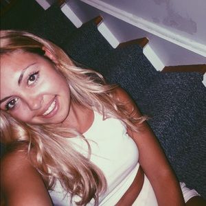 Meet your Posher, Danielle