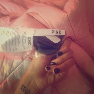 VS PINK RAYBAN SUNGLASSES