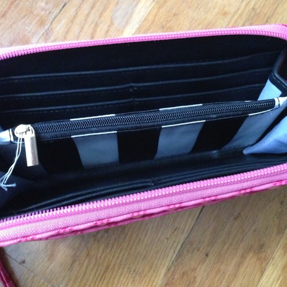 Wristlet/clutch - Picture 2 of 3