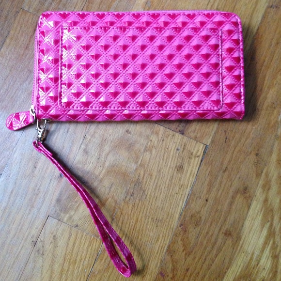 Wristlet/clutch - Picture 3 of 3