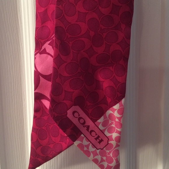 coach wristlets pinkberry