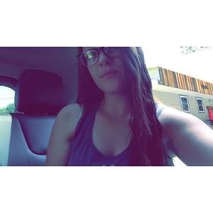 Meet your Posher, Chloe