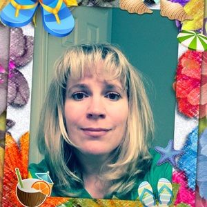 Meet your Posher, Lorie