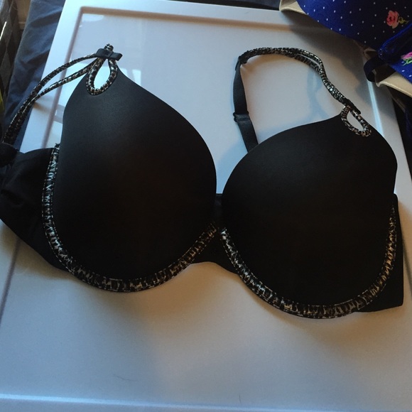 Black vs bra 34D leopard