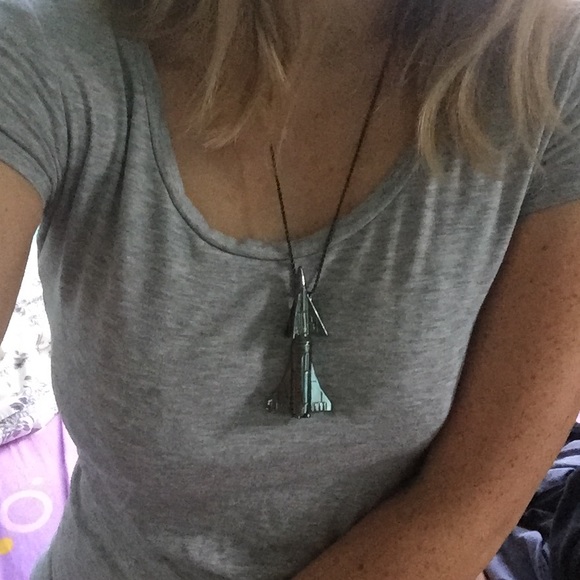 HAN CHOLO rocket pendant - Picture 3 of 3