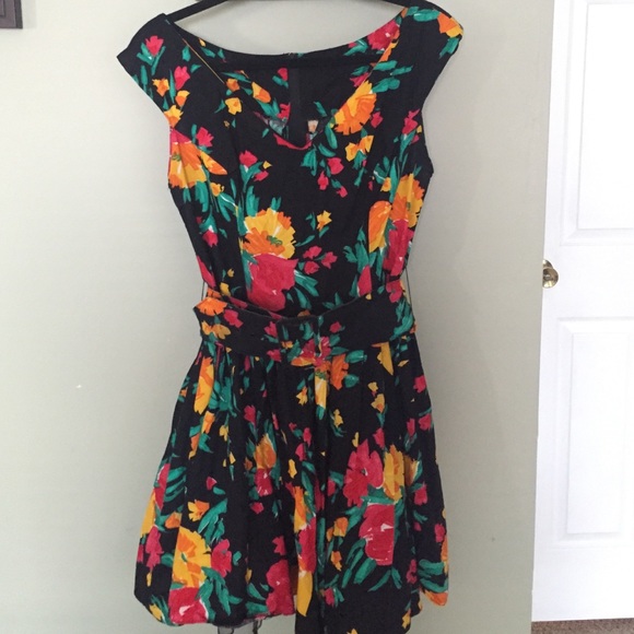 Vintage 1950s floral print belted dress