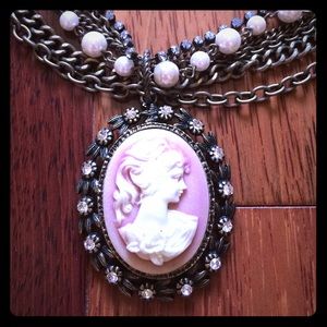 Pink cameo statement necklace with pearls
