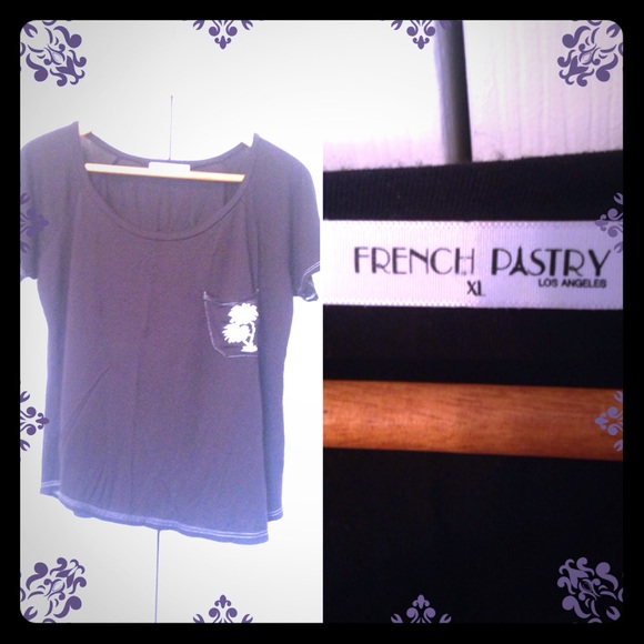 Black t shirt with white seams