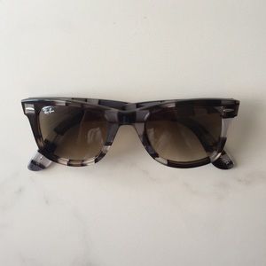 Ray-Ban Wayfarer Sunglasses