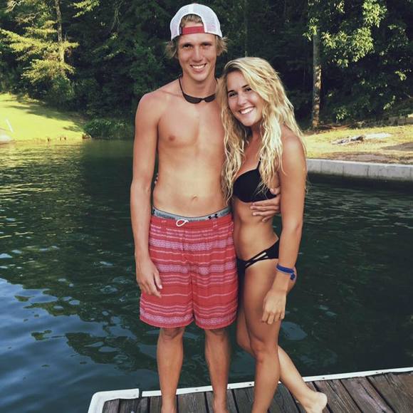 Meet your Posher, Carlye - Picture 1 of 1