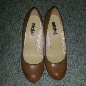 Cute brown heels