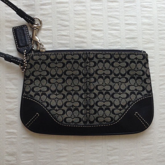 Coach signature wristlet - Picture 2 of 4