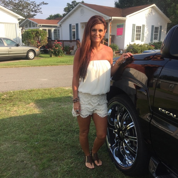 Tina - Picture 3 of 4