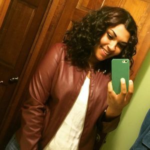 Meet your Posher, Victoria