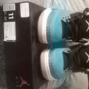 Air Jordan "Powder Blue" 3s