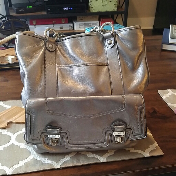 Coach Handbag - Picture 1 of 4