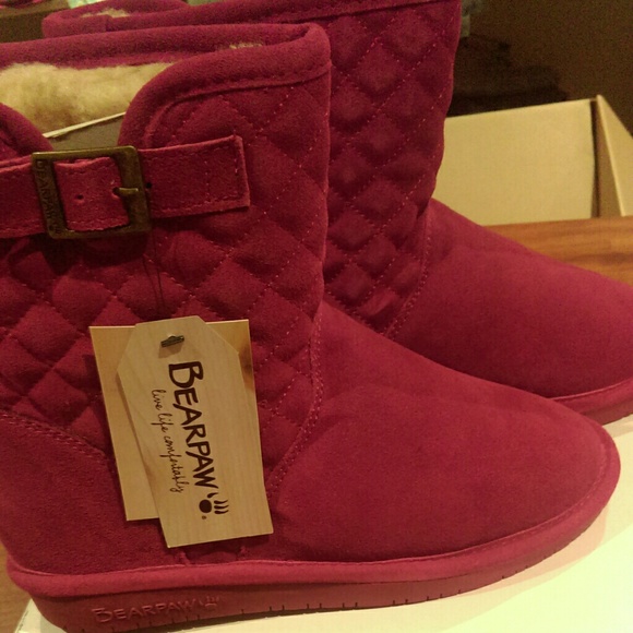 Bearpaw Other - Hold Mommy3 NWT BEARPAW BOOTS GIRLS 5 Wmn 6