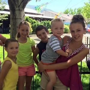 Meet your Posher, Shelly