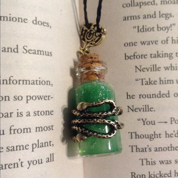 Slytherin Galaxy Bottle Necklace - Picture 2 of 3