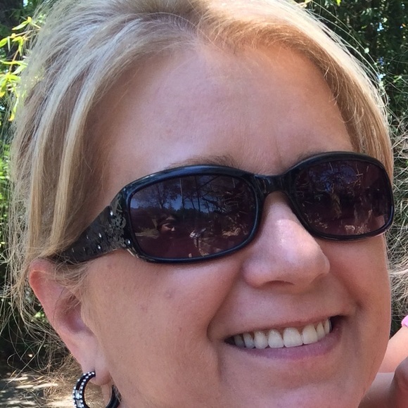 Meet your Posher, Cindy