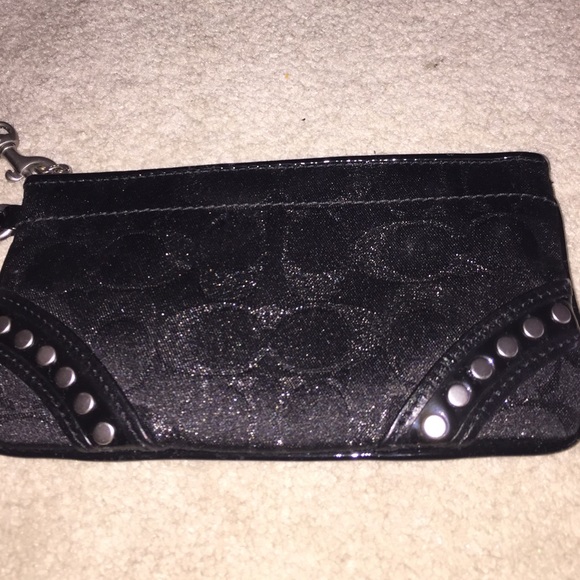 Authentic Coach Wristlet in black/silver