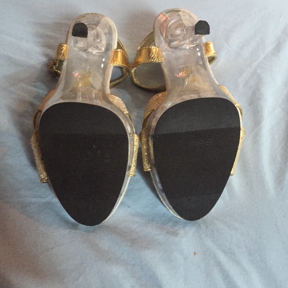 Gold heels - Picture 3 of 3