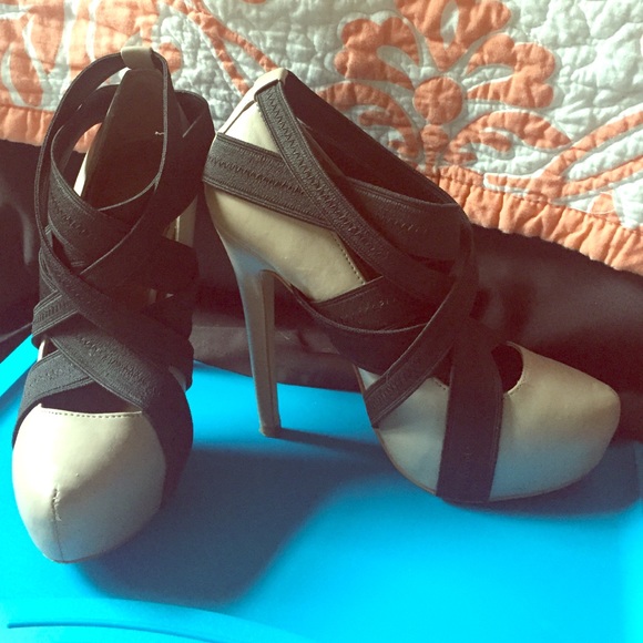 Nude and black elastic scrappy heels
