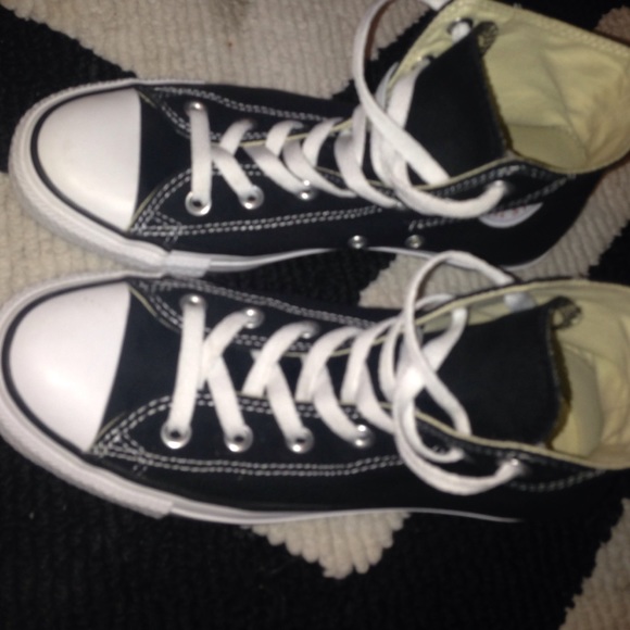 black converse
