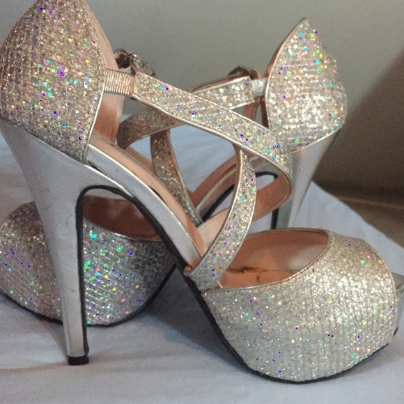 Heels - Picture 2 of 3