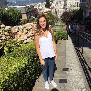 Meet your Posher, Lauren