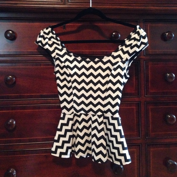 Charlotte Russe Black and White Chevron Peplum Top