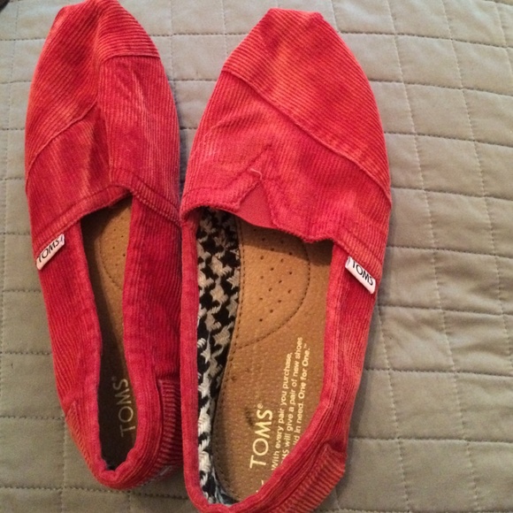 Toms