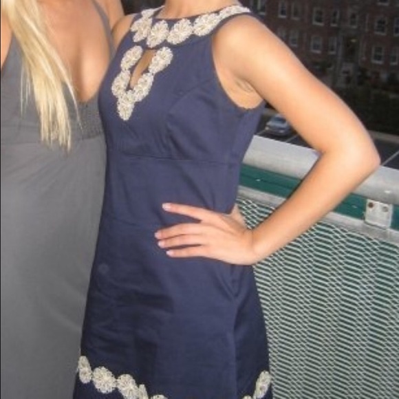 Lilly Pulitzer size 0 navy shift with keyhole