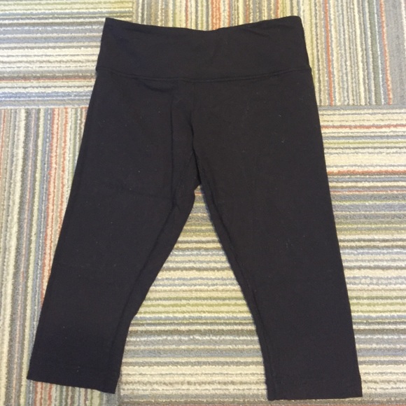 Black Lululemon Crops