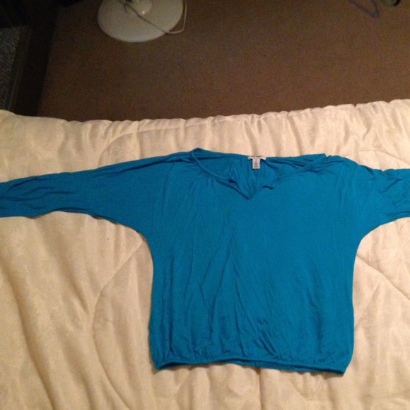 Two old navy shirts - Picture 2 of 2