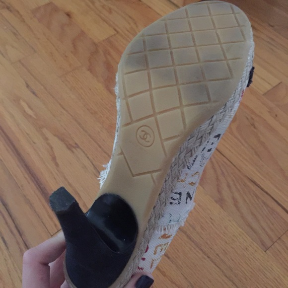 AUTHENTHIC CHANEL HEELED ESPADRILLES - Picture 4 of 4