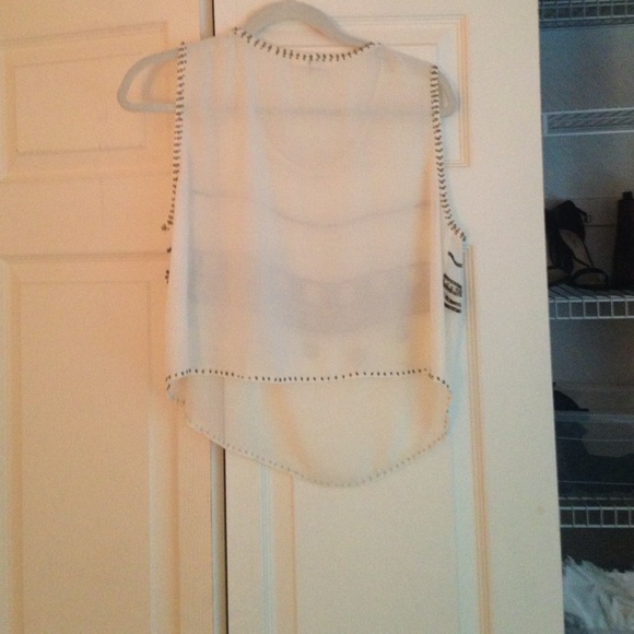 Beautiful beaded top - Picture 2 of 2