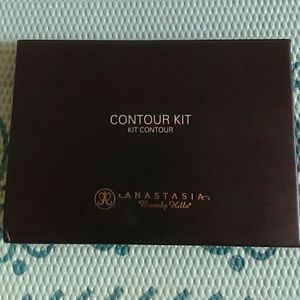 Anastasia Beverly Hills contour palette