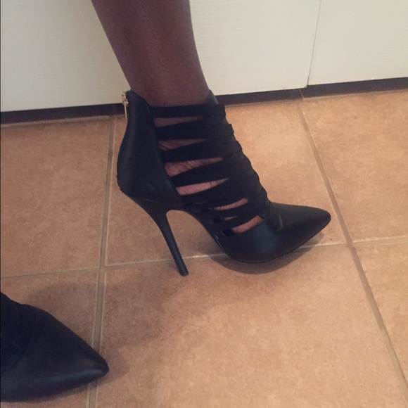 ⬇️REDUCED!! Steve Madden lace up black pumps - Picture 8 of 8