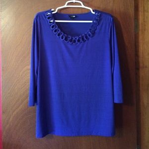 Blue 3/4 lengthy top