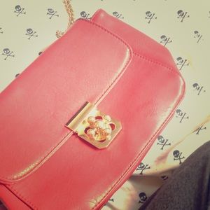 A charming Charles purse