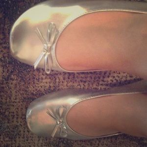 Silver foldable flats