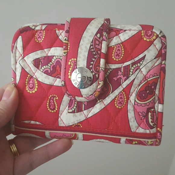 Vera Bradley wallet in Rose Posies