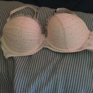 Brand new Victoria secret bra 34d
