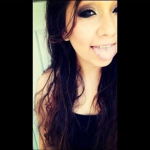 Meet your Posher, Alyssa