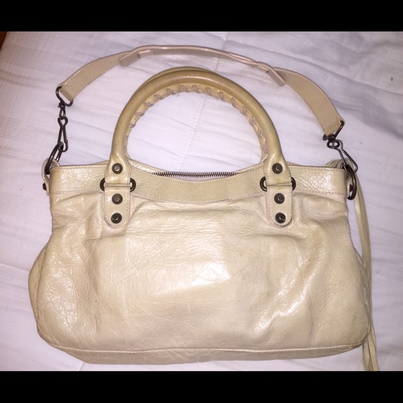 🚫SOLD!🚫 💯 Balenciaga Purse in Cream - Picture 2 of 4