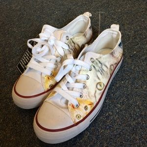 Hot Topic Cat Lace Up Sneaker