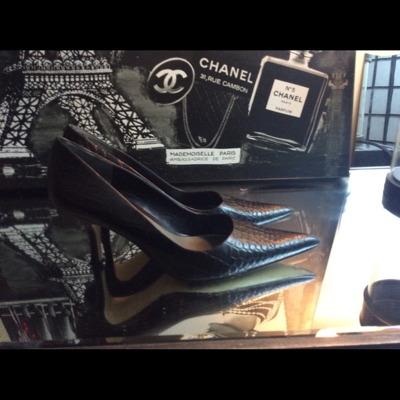 Pumps - Picture 2 of 3