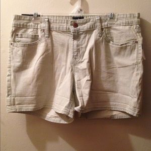 Gap blue and white striped shorts