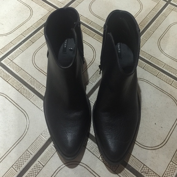 New very cute booties